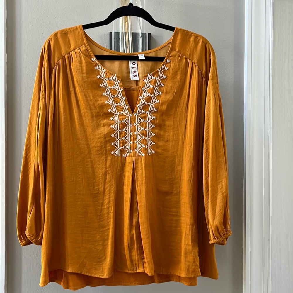 EUC Like New Anthropologie Shirt